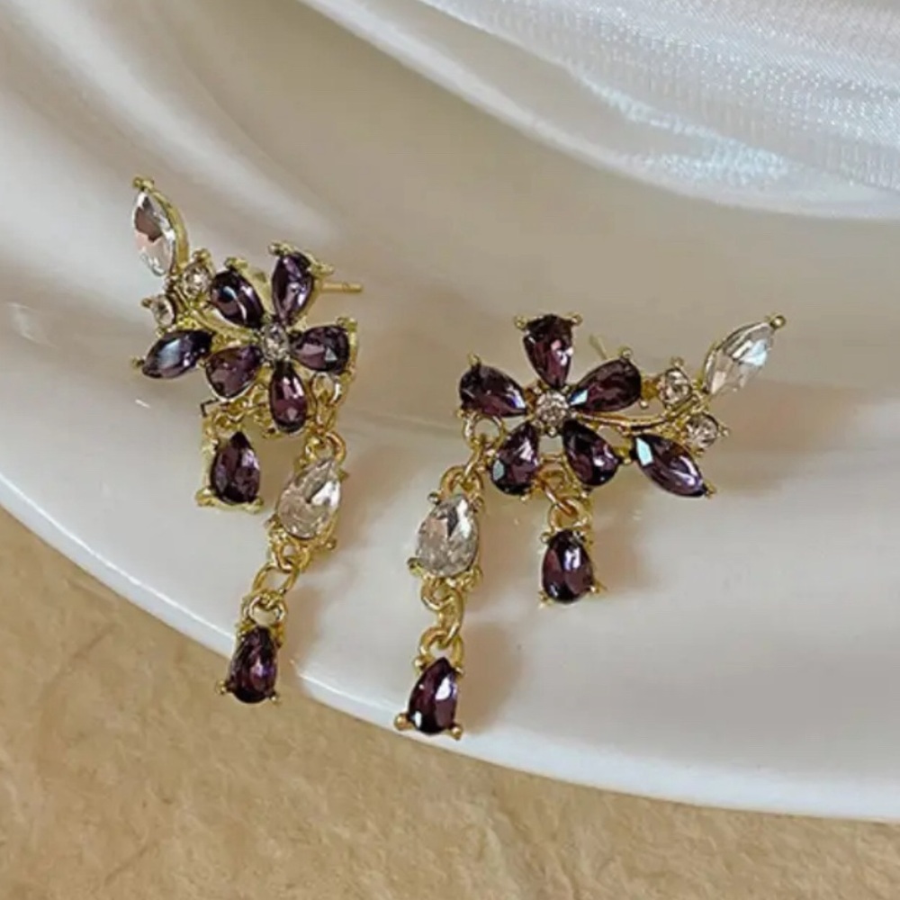 Jolies Fleurs Purple Zircon Earrings - Picture 2 of 4